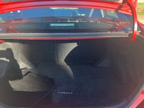 Used 2014 Toyota Corolla LE image 8