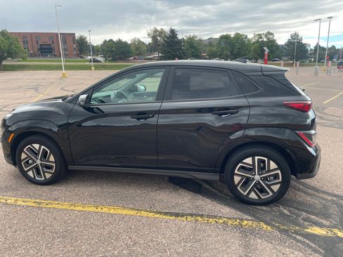 Used 2023 Hyundai Kona SE image 15