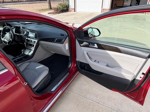 Used 2016 Hyundai Sonata Limited w/ Option Group 02 image 8