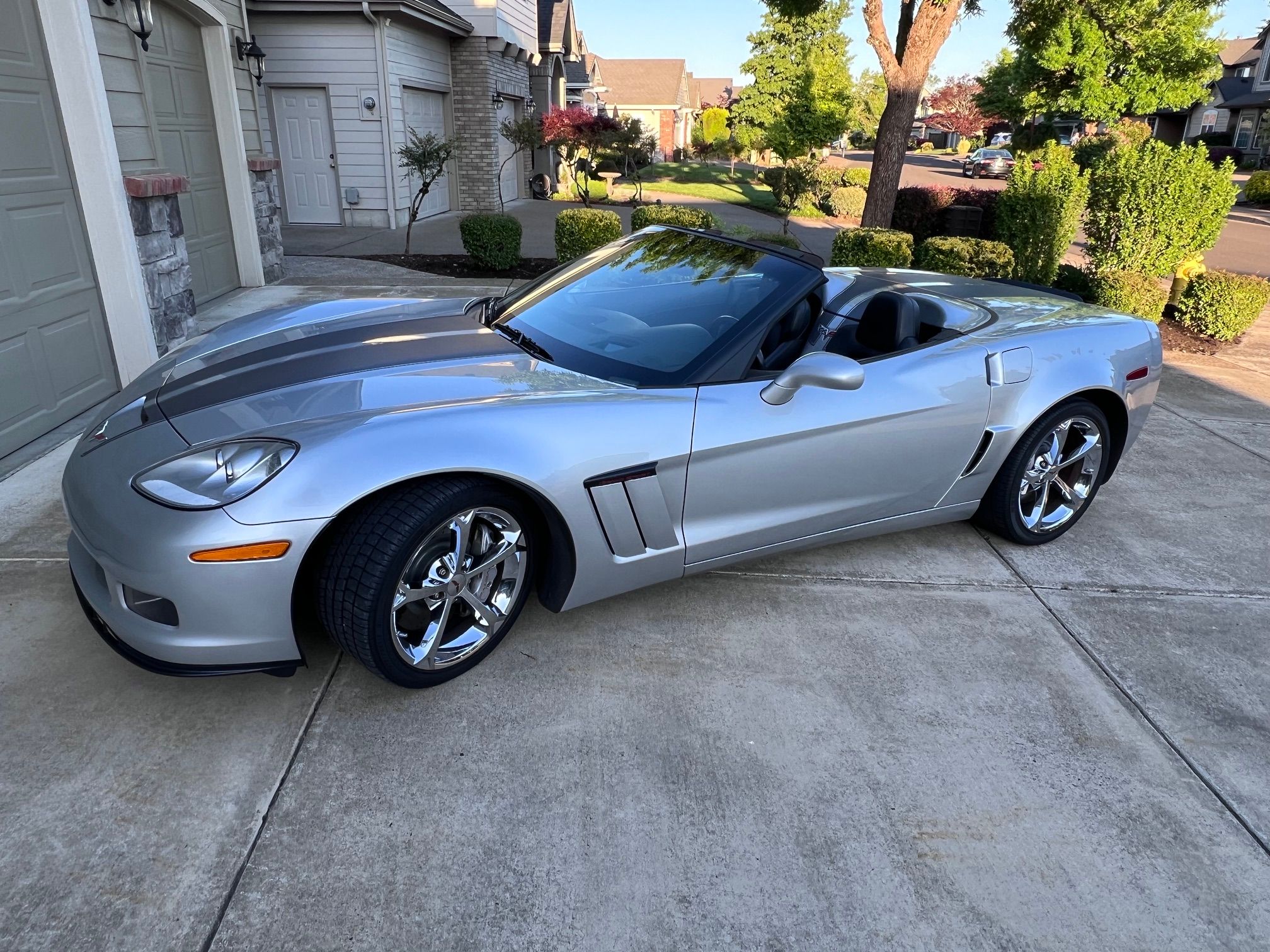 Used 2012 Chevrolet Corvette Grand Sport w/ 3LT Preferred Equipment Group RWD image 9