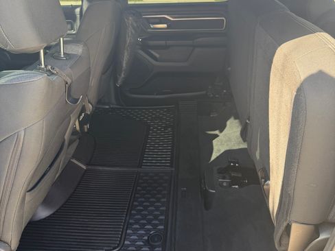 Used 2019 RAM 1500 Big Horn AWD/4WD image 9