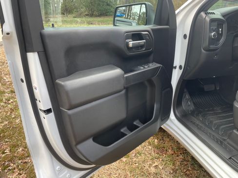 Used 2024 GMC Sierra 1500 Pro w/ Pro Value Package image 8