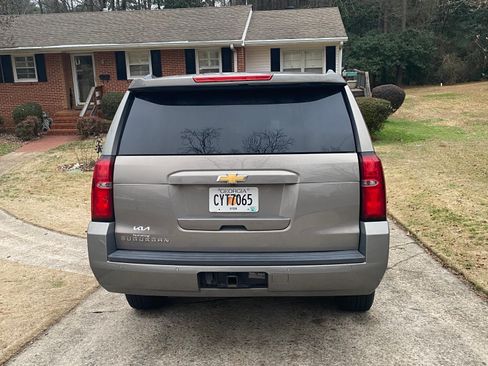 Used 2019 Chevrolet Suburban LT image 5