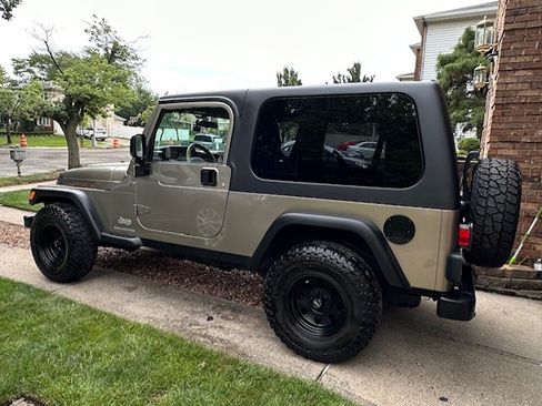 Used 2004 Jeep Wrangler 4WD image 2