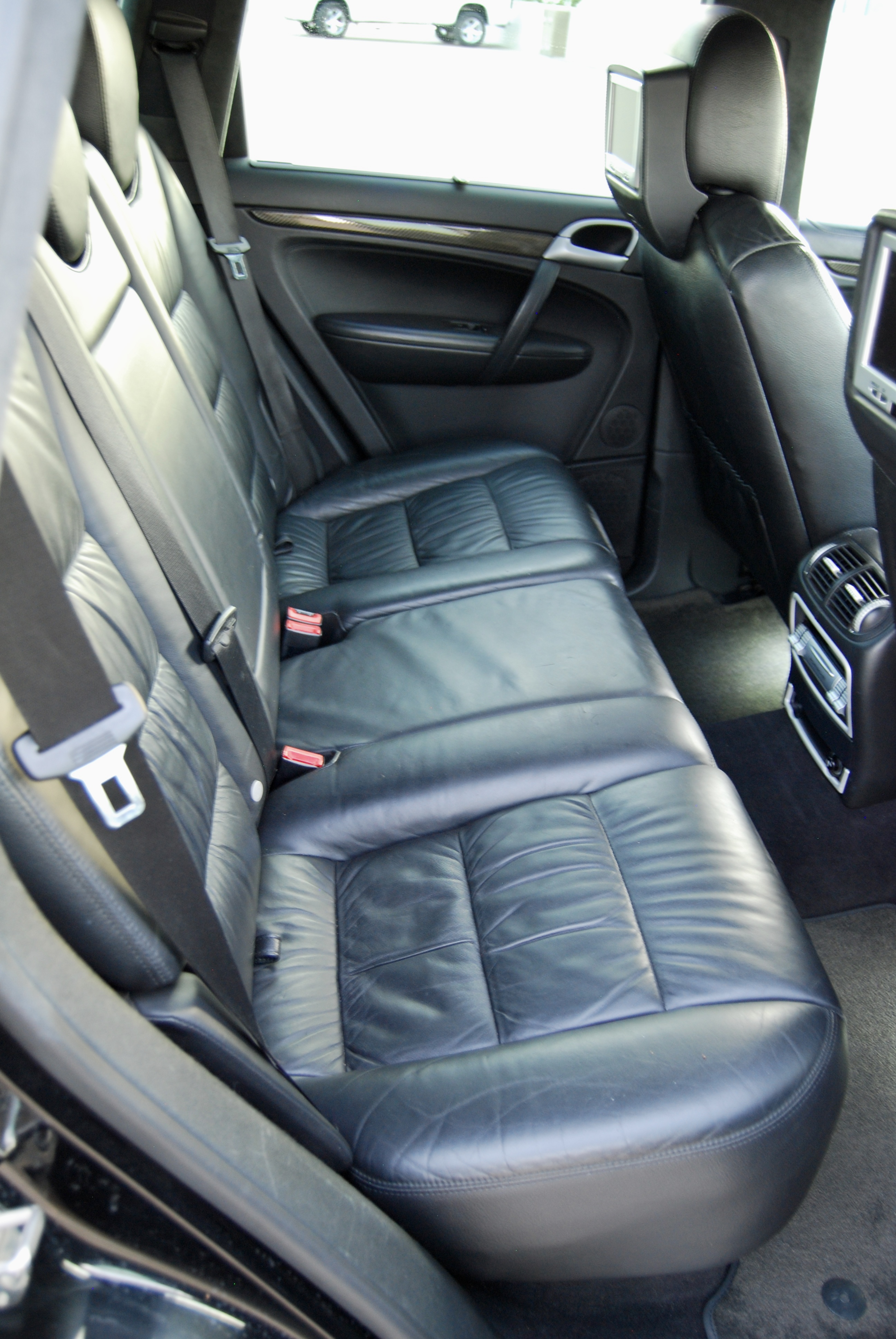 Used 2009 Porsche Cayenne Turbo S AWD/4WD image 11