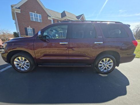 Used 2010 Toyota Sequoia Platinum image 5
