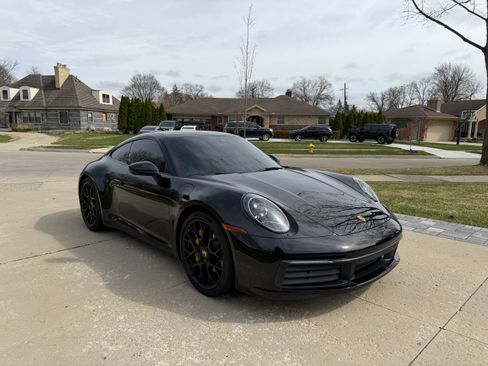 Used 2022 Porsche 911 Carrera 4 image 1