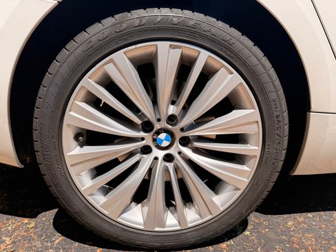 Used 2014 BMW 535i Gran Turismo xDrive AWD/4WD image 14