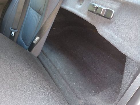 Used 2011 Jaguar XF Premium image 6