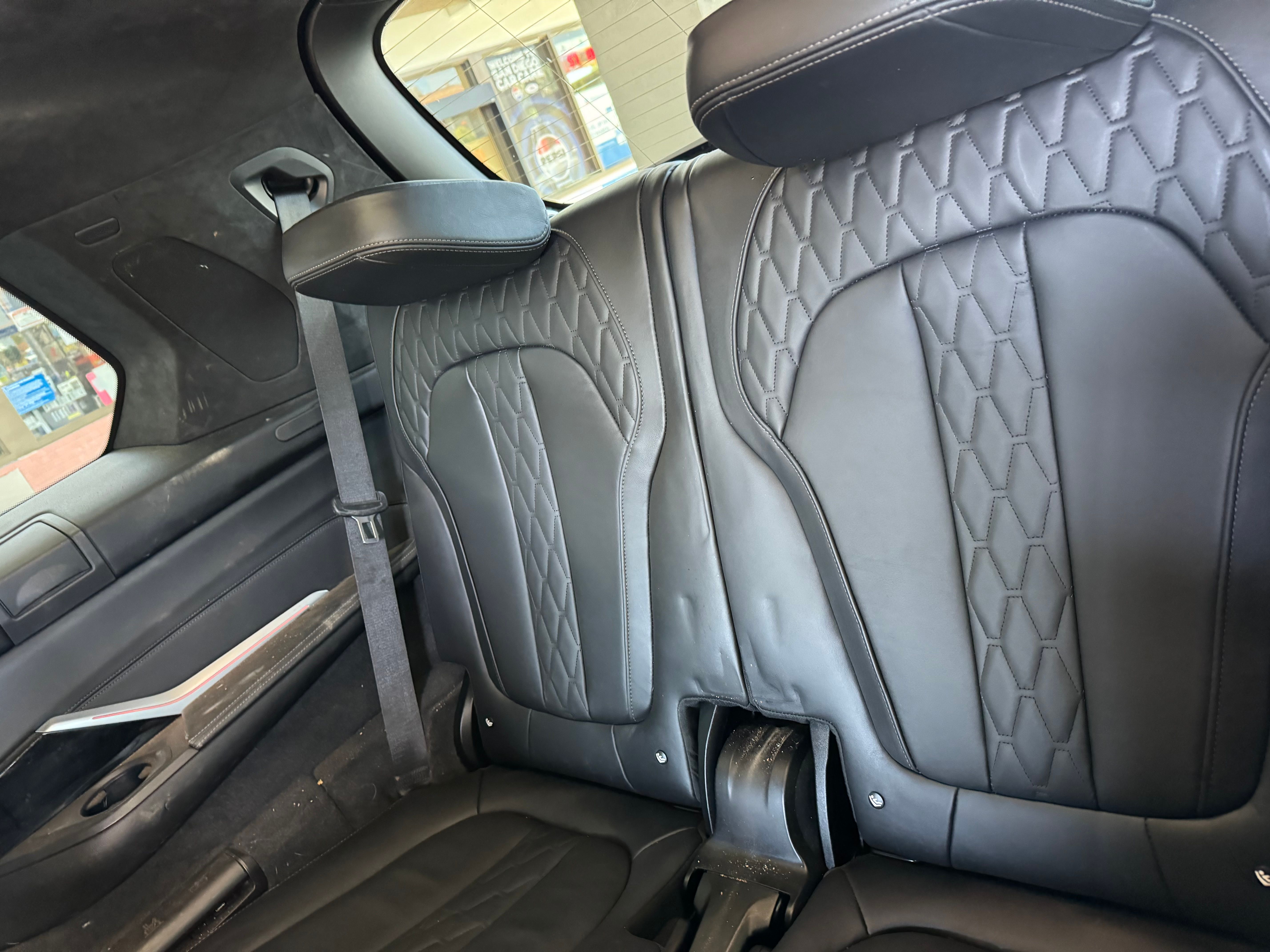 Used 2022 BMW ALPINA XB7 AWD/4WD image 12