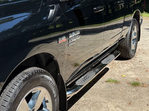 Used 2019 RAM 1500 Big Horn image 5