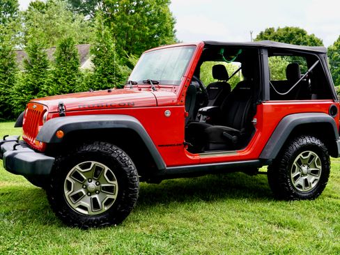 Used 2016 Jeep Wrangler Rubicon w/ Power Convenience Group AWD/4WD image 5