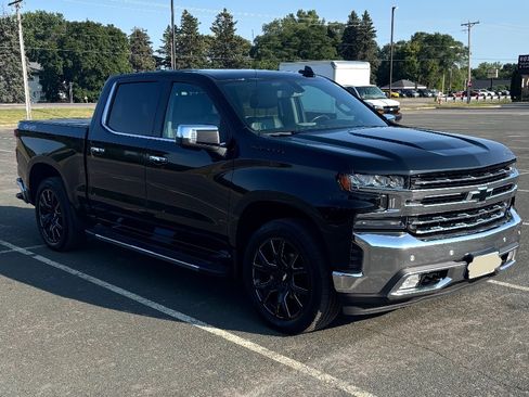 Used 2022 Chevrolet Silverado 1500 LTZ w/ LTZ Convenience Package II AWD/4WD image 8
