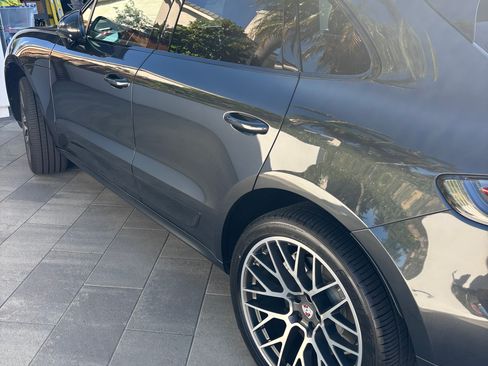 Used 2020 Porsche Macan Turbo image 5