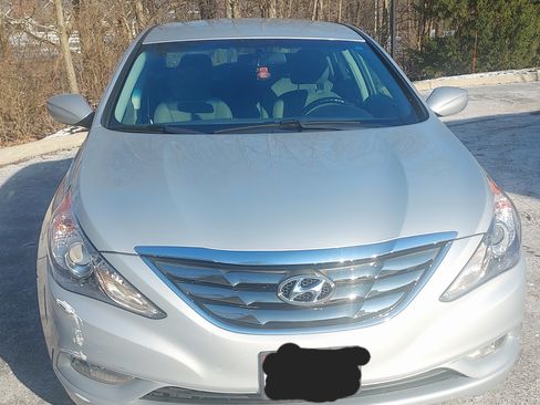 Used 2011 Hyundai Sonata SE image 2