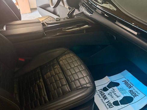 Used 2021 Cadillac Escalade Sport Platinum w/ LPO, ONYX Package image 14