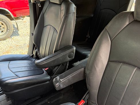 Used 2013 Buick Enclave Leather image 14