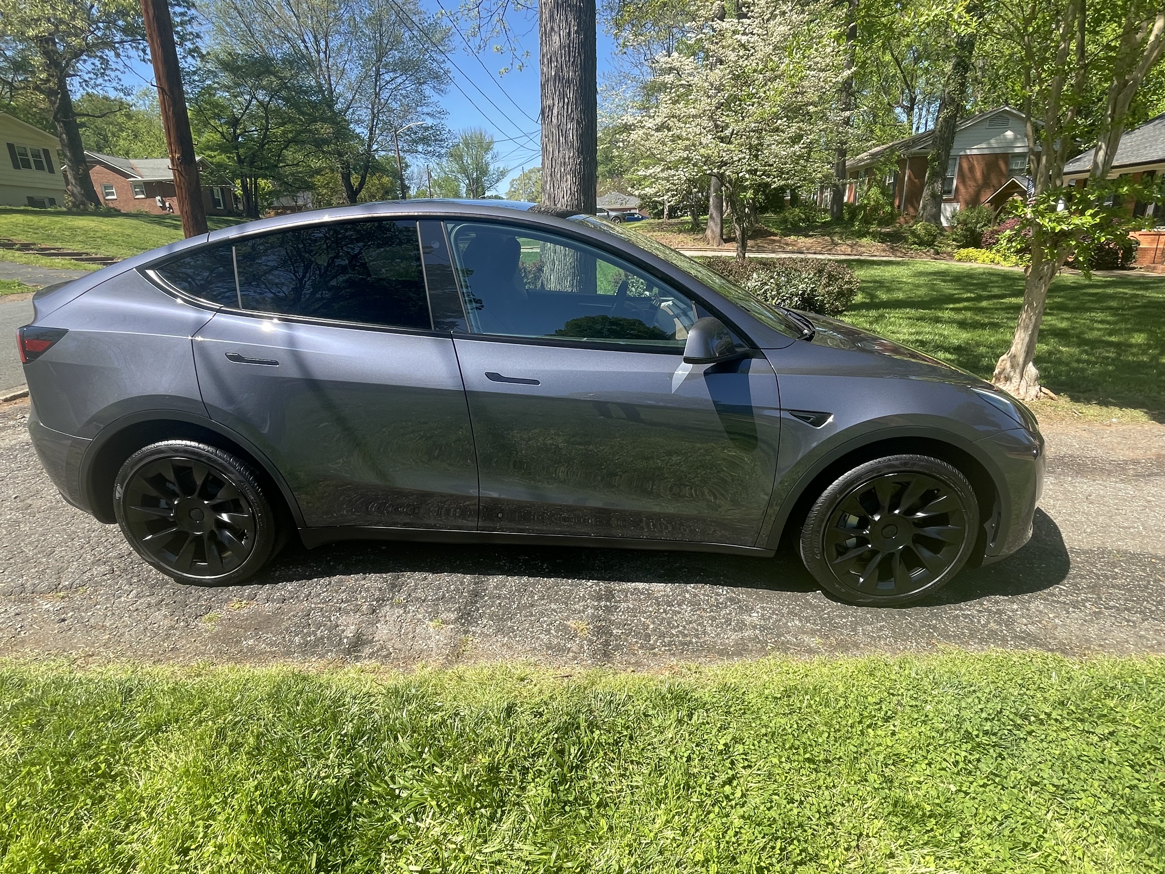 Used 2023 Tesla Model Y Long Range AWD/4WD image 2