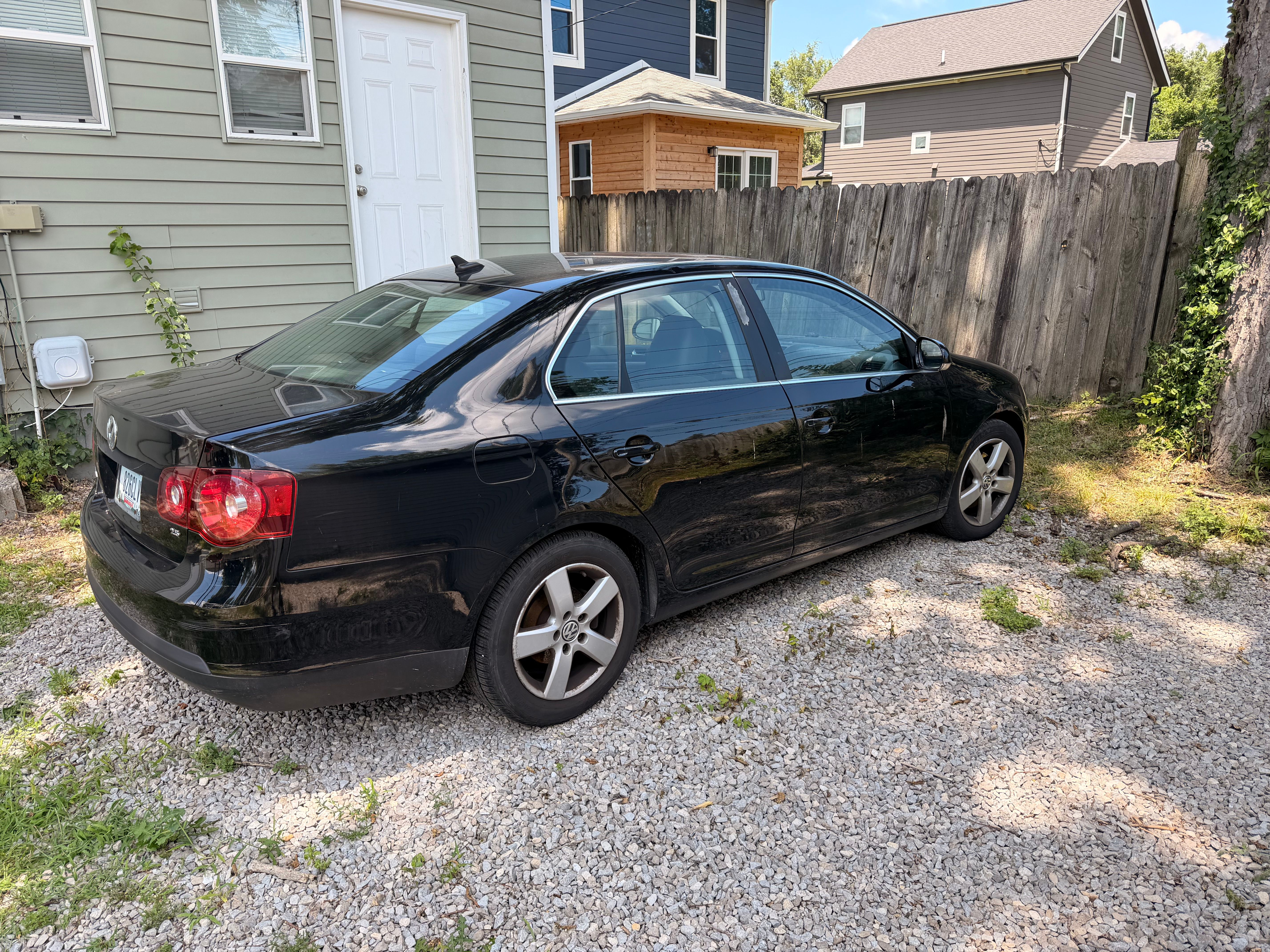 Used 2009 Volkswagen Jetta SE FWD image 2