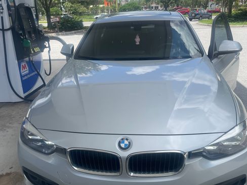 Used 2016 BMW 320i Sedan image 1