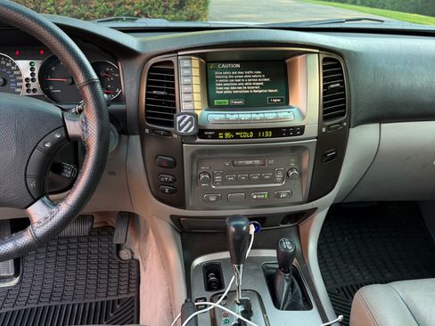 Used 2005 Toyota Land Cruiser AWD/4WD image 19