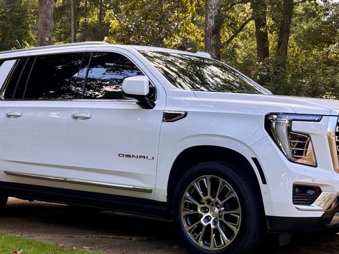 Used 2025 GMC Yukon XL Denali w/ Sun & Power Step Package RWD image 1