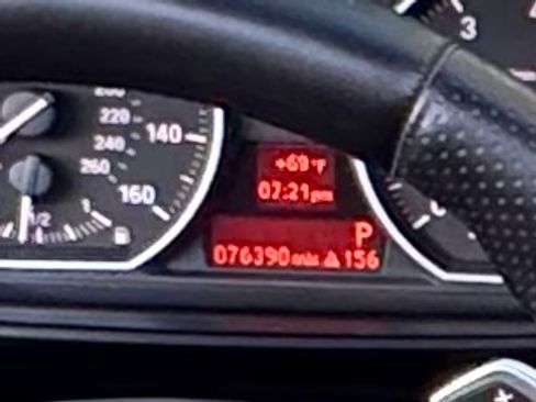 Used 2013 BMW 135i Convertible RWD image 2