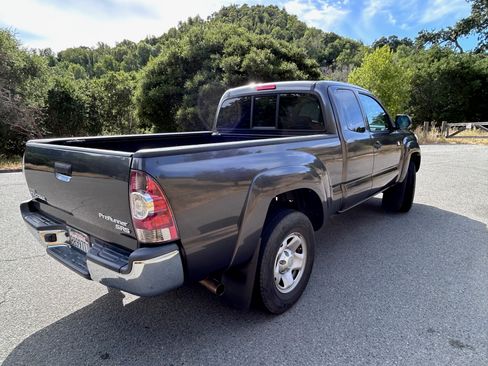Used 2013 Toyota Tacoma PreRunner w/ SR5 Pkg RWD image 5