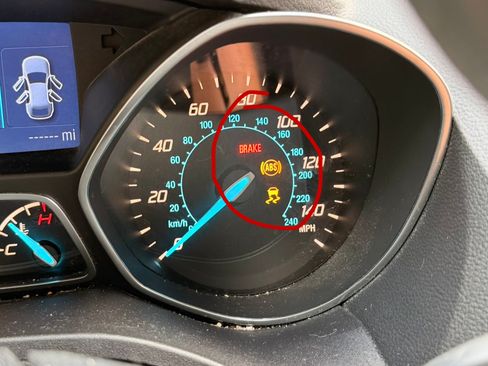 Used 2015 Ford Escape SE AWD/4WD image 15