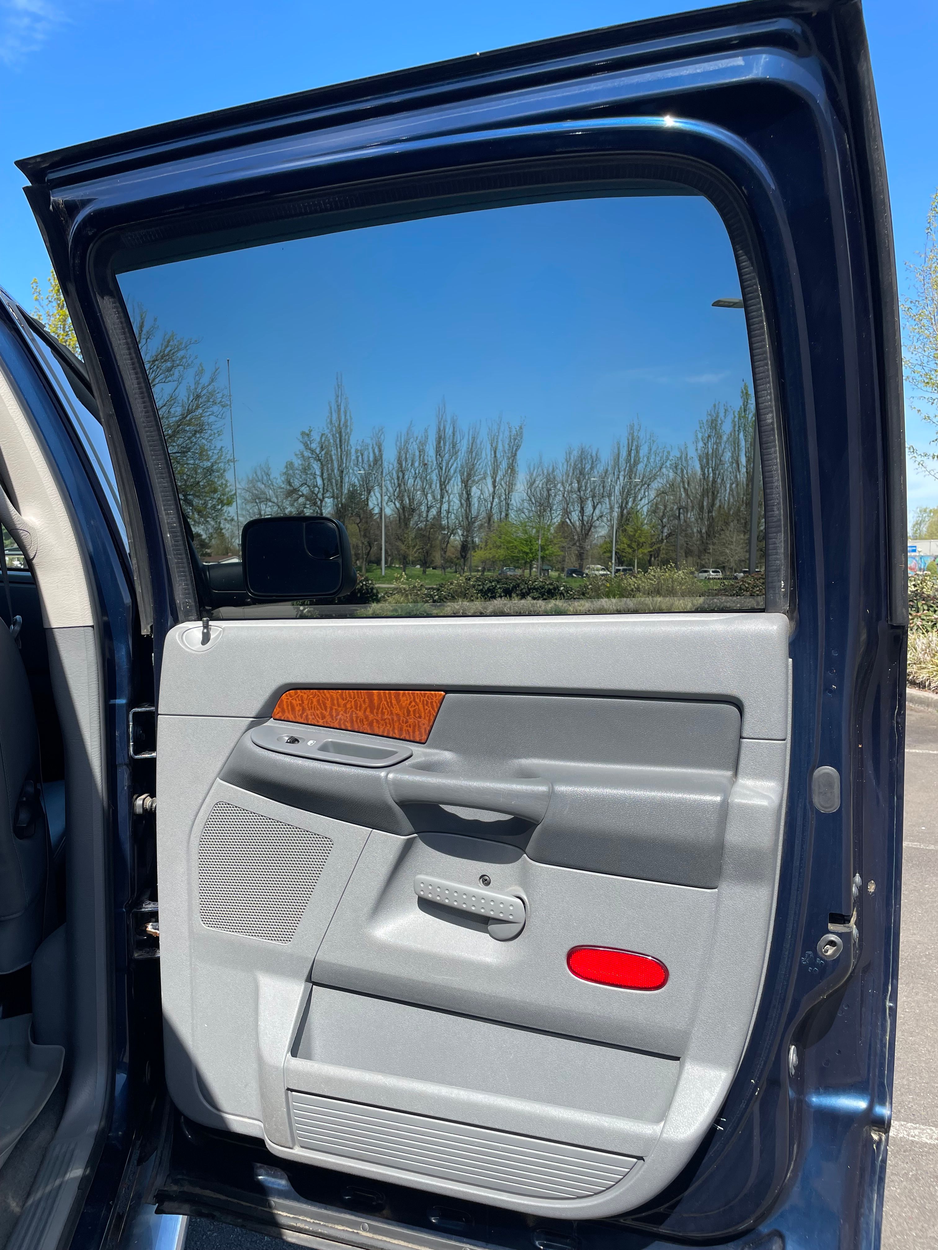Used 2006 Dodge Ram 2500 Truck Laramie AWD/4WD image 14