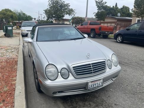 Used 2000 Mercedes-Benz CLK 430 Cabriolet image 2