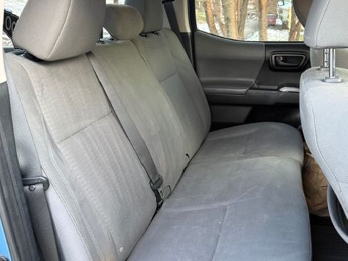 Used 2019 Toyota Tacoma SR5 image 8