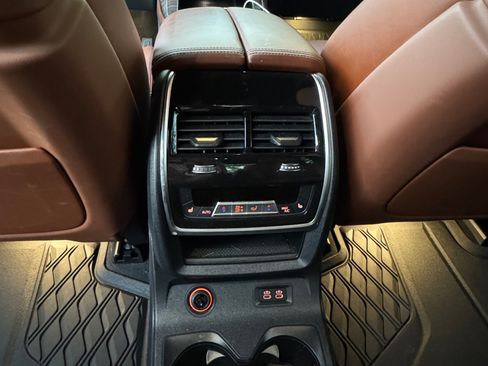 Used 2023 BMW X7 M60i w/ Executive Package image 13