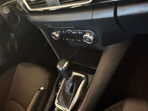 Used 2014 MAZDA MAZDA3 i Touring w/ Technology Package image 17