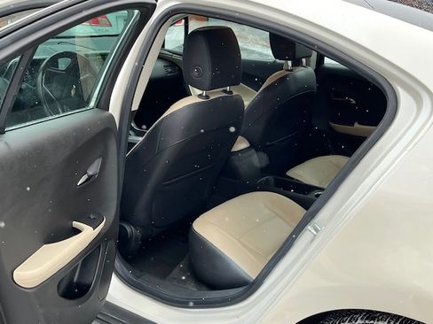 Used 2012 Chevrolet Volt Premium w/ Premium Trim Package image 5