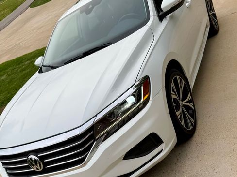 Used 2020 Volkswagen Passat 2.0T SEL FWD image 1