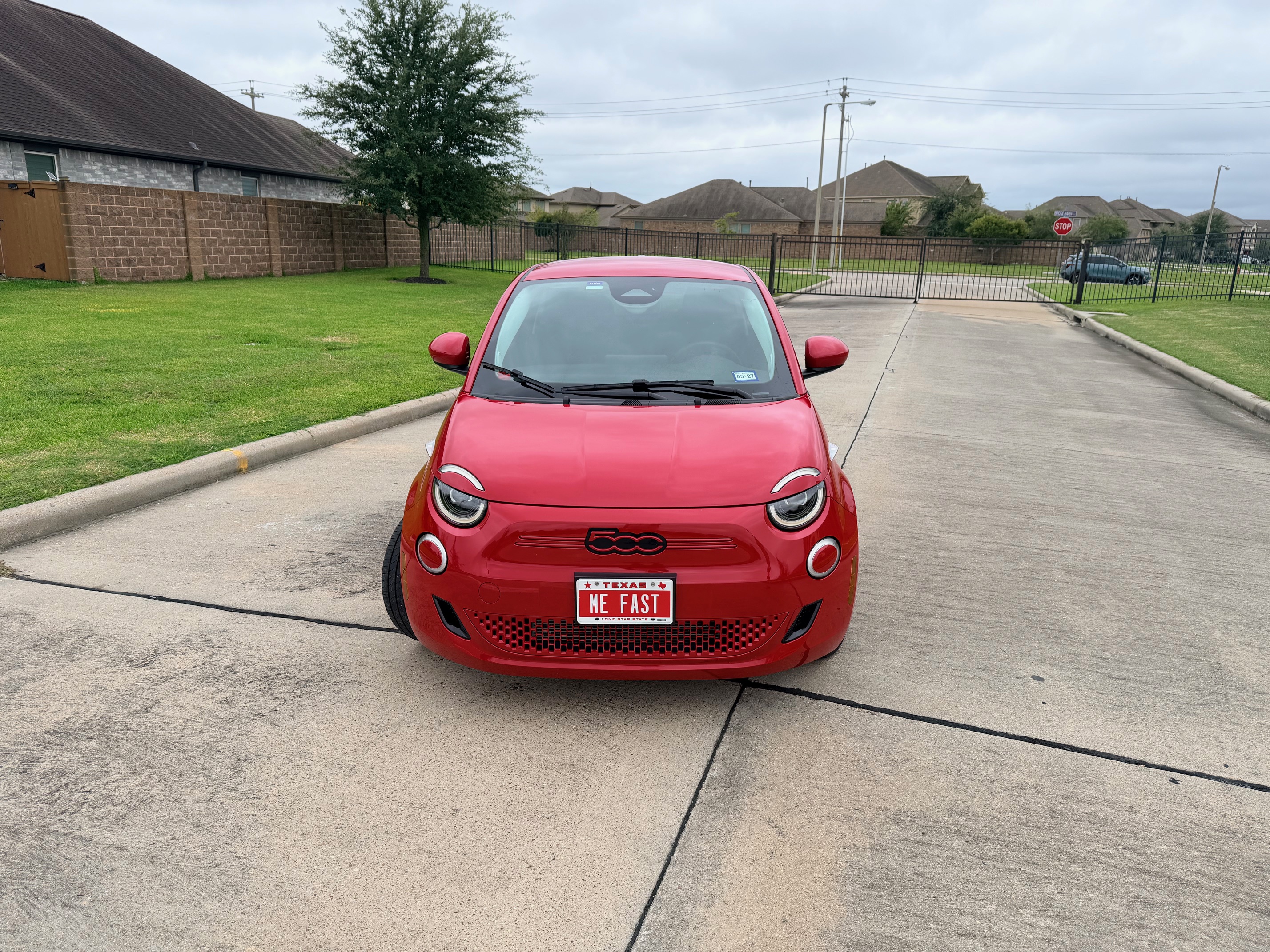 Used 2024 FIAT 500 e (RED) FWD image 6