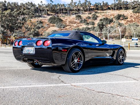 Used 2001 Chevrolet Corvette Convertible w/ Preferred Equipment Group1 image 5