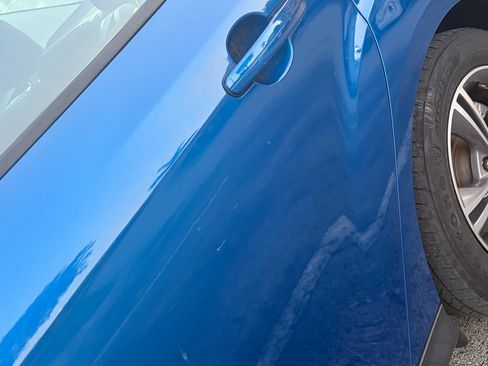 Used 2018 Ford Focus SE w/ SE Appearance Package FWD image 10