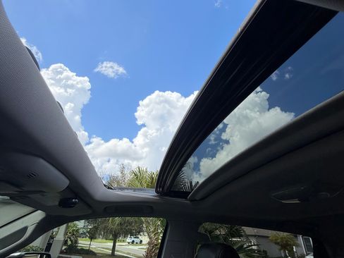 Used 2018 Toyota Tundra Limited image 19