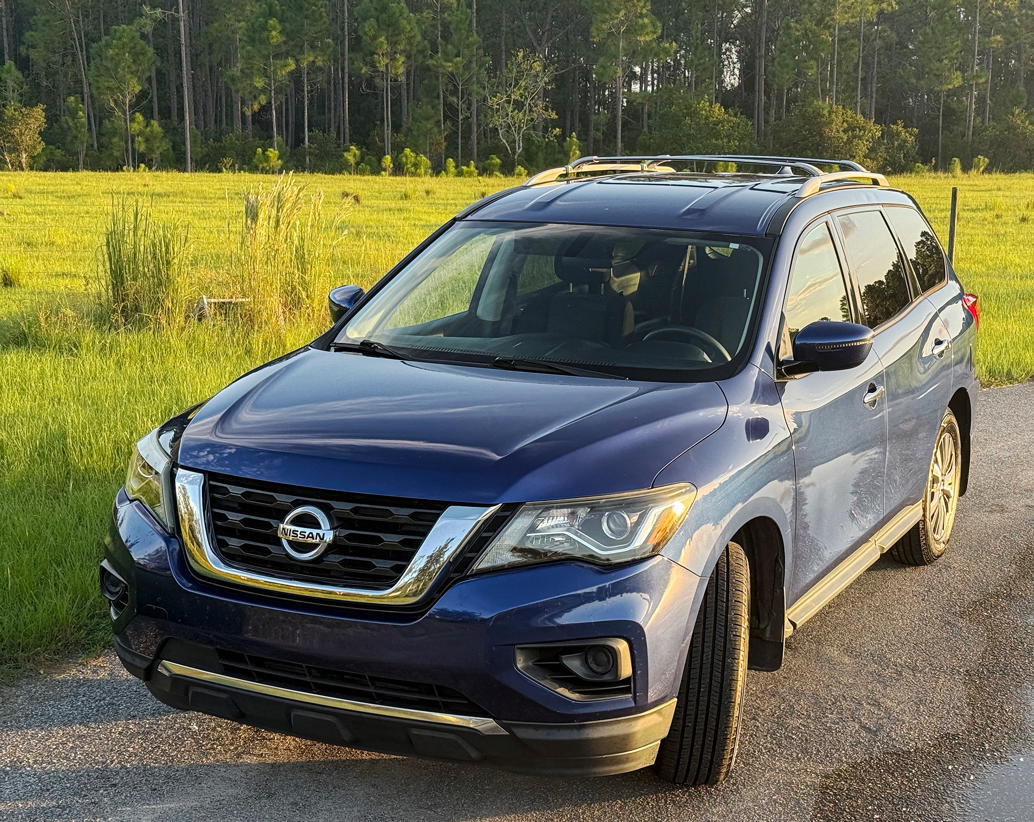 Used 2020 Nissan Pathfinder S FWD image 1