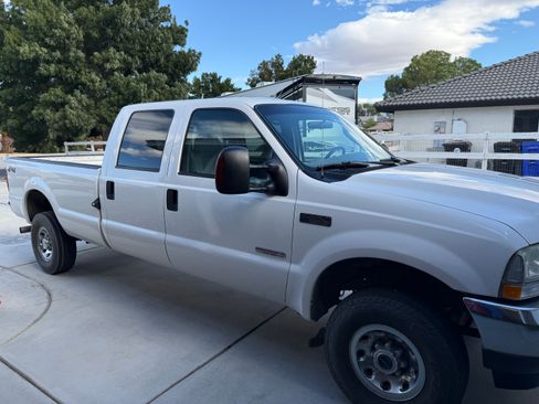 Used 2004 Ford F350 XLT AWD/4WD image 2