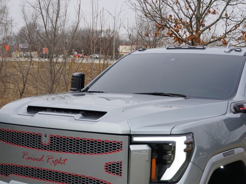 Used 2024 GMC Sierra 2500 AT4 w/ AT4 Premium Plus Package image 16