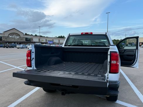 Used 2018 Chevrolet Silverado 1500 W/T w/ Trailering Package AWD/4WD image 17