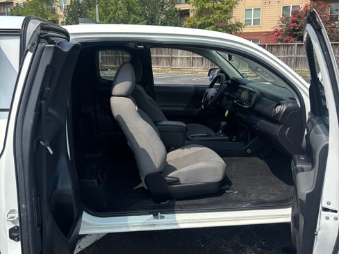 Used 2021 Toyota Tacoma SR RWD image 18