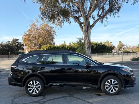 Used 2020 Subaru Outback image 4