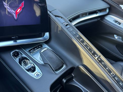 Used 2023 Chevrolet Corvette Stingray Premium Cpe w/ Z51 Performance Package image 13