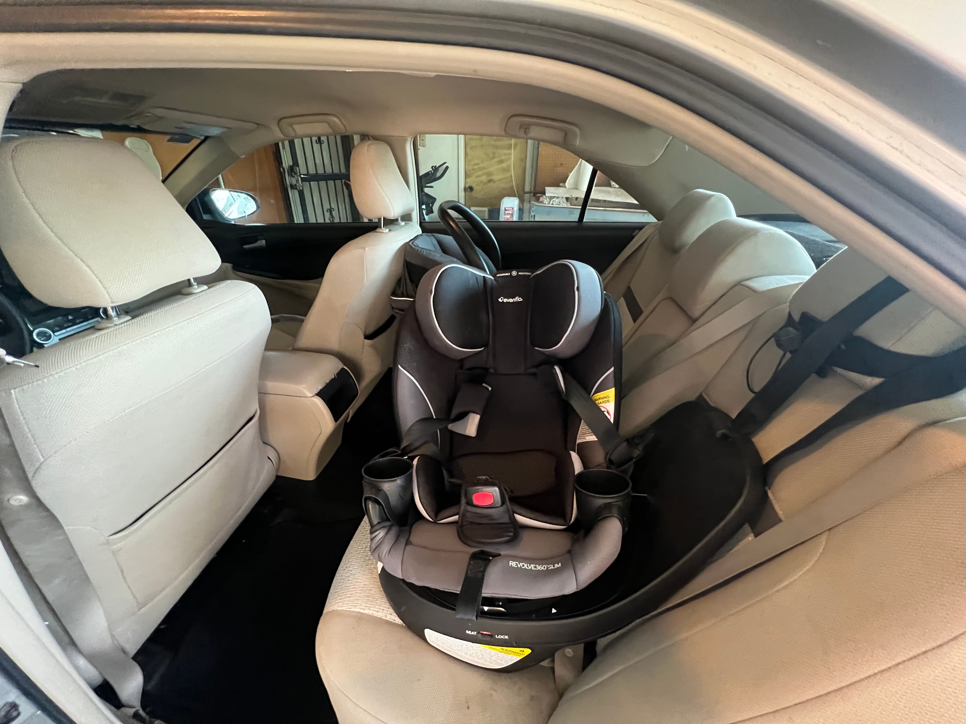 Used 2013 Toyota Camry LE FWD image 5