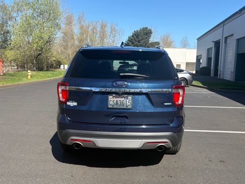 Used 2017 Ford Explorer XLT w/ Class II Trailer Tow Package image 5