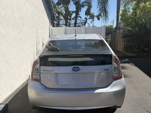 Used 2012 Toyota Prius Two image 1